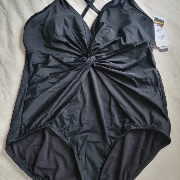 CUTE BLACK ONE PIECE - Picture 5 of 7